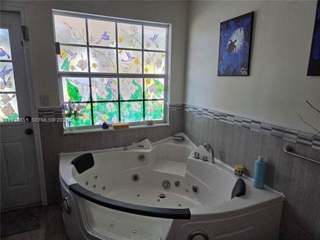 Building Photo - 301 SW 5th St