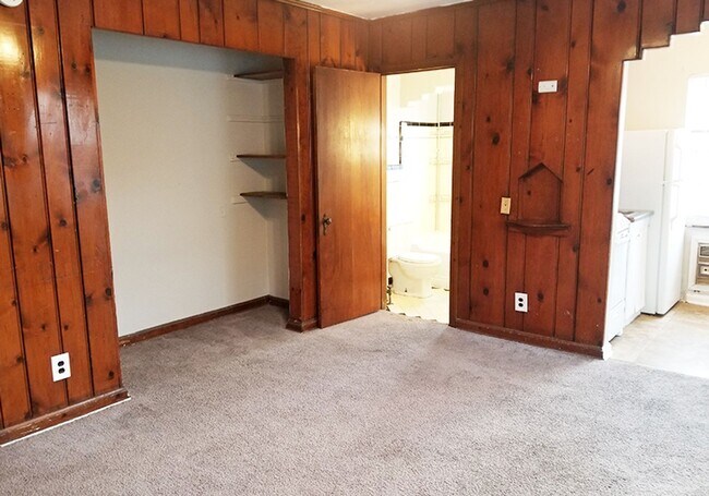 Primary Photo - 960 Ludlow Ave