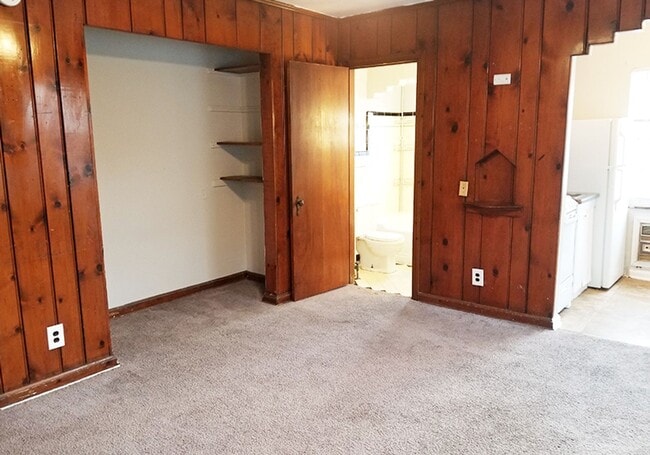 Building Photo - Ludlow 960