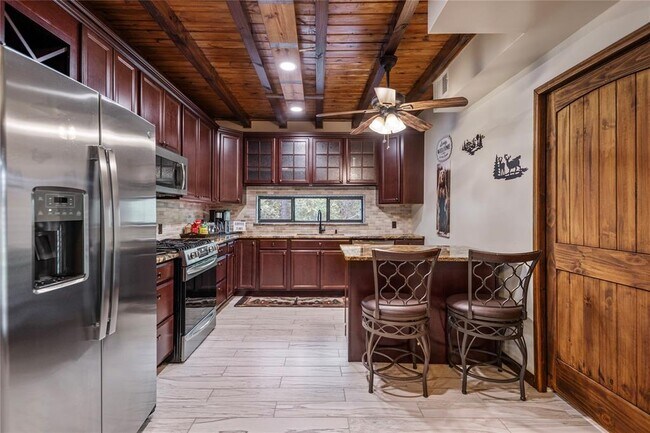 Building Photo - 358 Bridgeview Dr