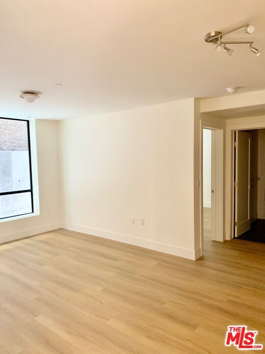 Building Photo - 1822 Overland Ave