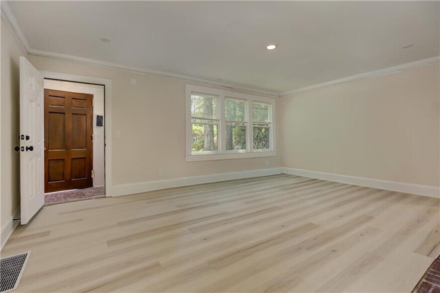 Building Photo - 83 26th St NW
