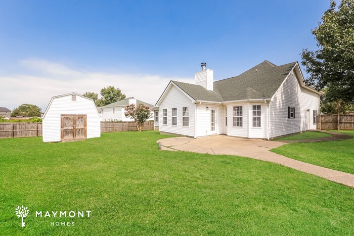 Building Photo - 501 Lake Forest Dr