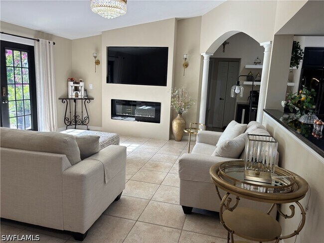 Building Photo - 1156 Oakes Blvd