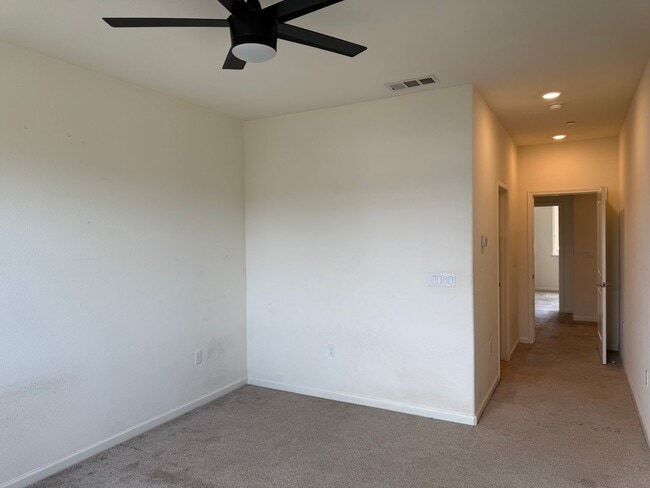 Building Photo - San Jose Comfort, Convenience and Location