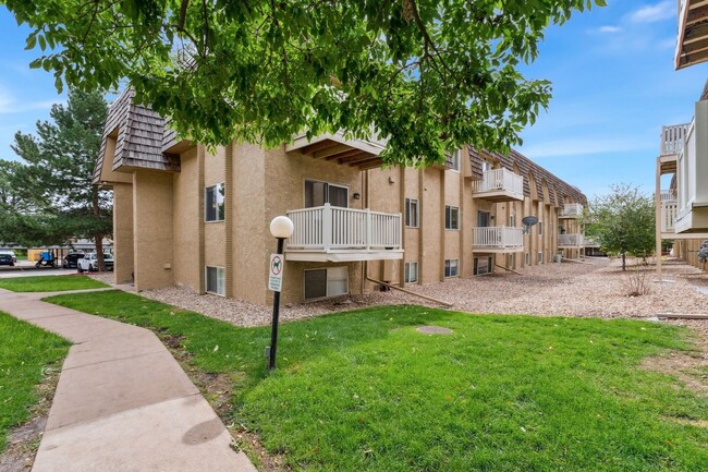 Building Photo - Charming 2BR Condo in Denver