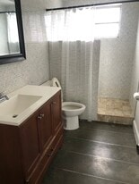 Building Photo - 9363 Fontainebleau Blvd