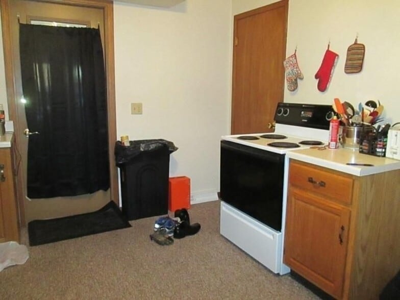 Building Photo - 5988 State Rd 80