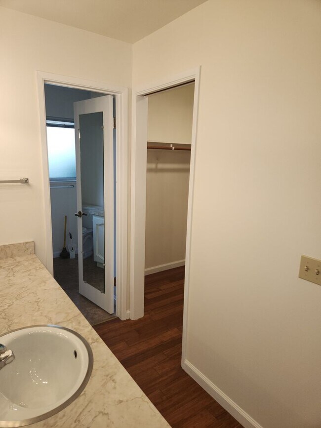 Building Photo - Lovely Home in Oakmont 55+ Senior community