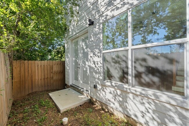 Building Photo - 2022 Thonig Rd