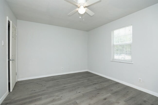 Building Photo - 2814 Winbern St