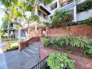 Building Photo - Beautiful and Modern 1 Bedroom + Loft Cond...