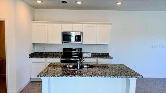 Building Photo - 2554 Grey Hawk Dr