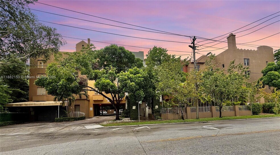 Building Photo - 2630 SW 28th St