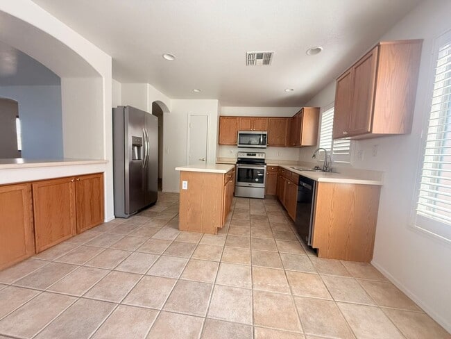 Building Photo - Cul-de-Sac Living | 3 Bed + Bonus Room | Pool + Greenbelt Views