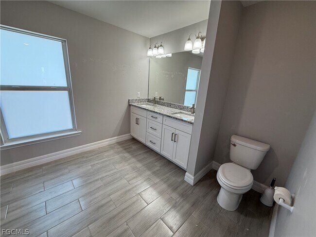 Building Photo - 5903 Ida Ave N