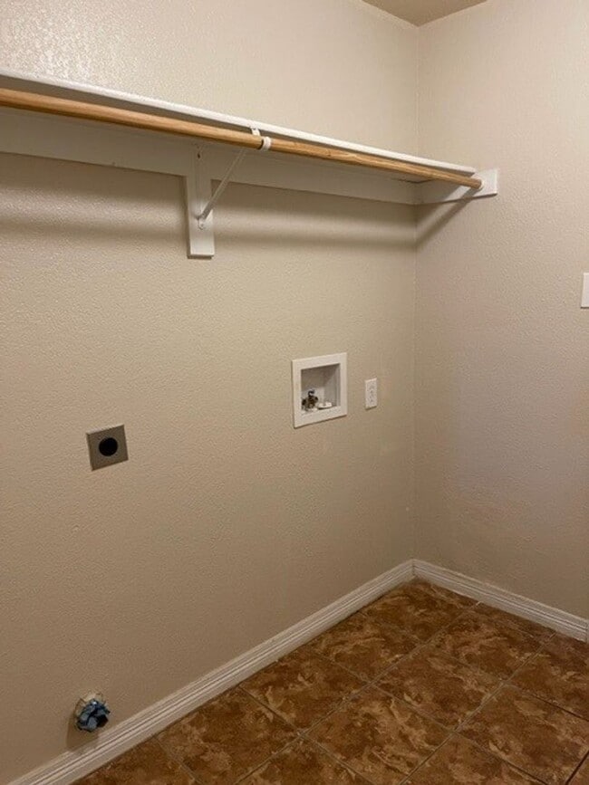 Building Photo - Beautiful 3/2 in Westover Village