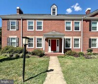 Building Photo - 3345 S Stafford St