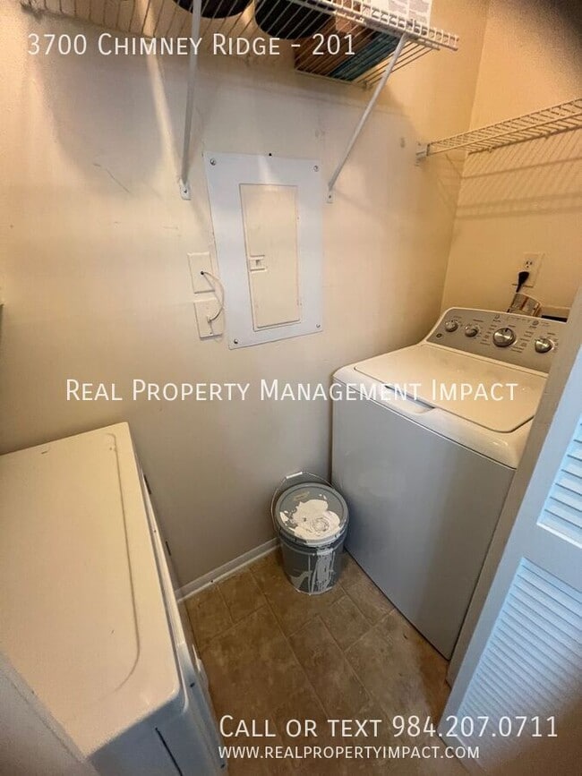 Building Photo - 3700 Chimney Ridge Pl