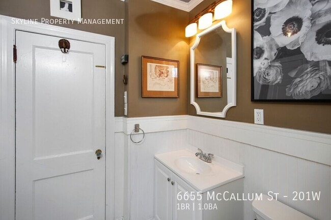 Building Photo - 6655 McCallum St