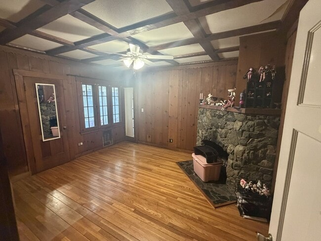 Building Photo - RARE Opportunity to Live on Mansion Avenue! Across the Street From CSUC