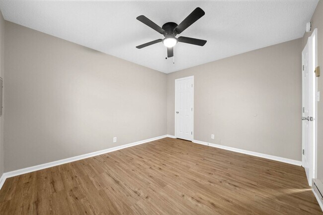 Building Photo - 114 Tandy Dr