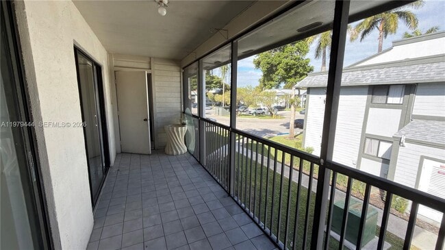 Building Photo - 468 NE 206th Ln