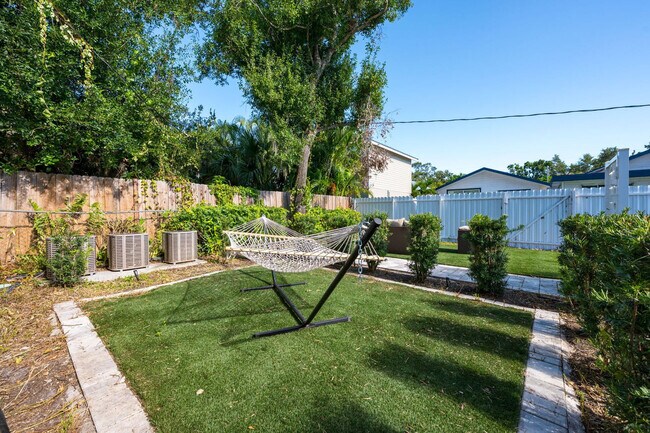 Building Photo - 1862 6th St