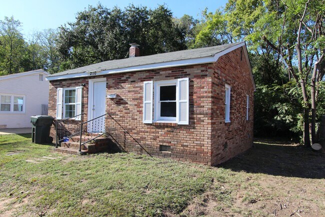Primary Photo - 210 Berry St