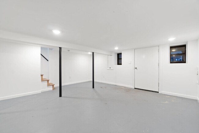 Building Photo - 82 Colgate St