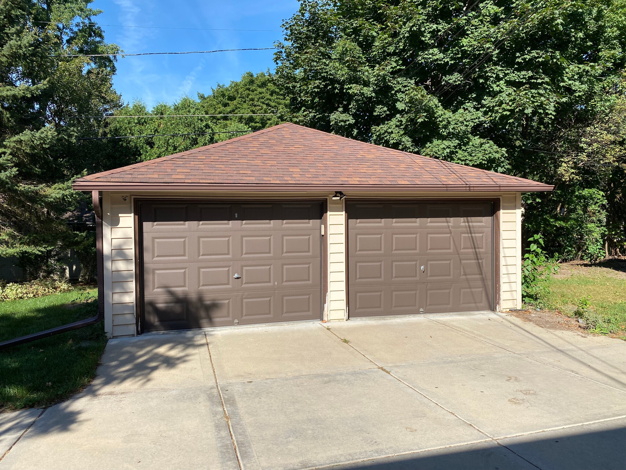 Garage - 1661 N 116th St