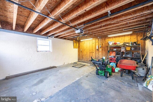 Building Photo - 2568 Pike Ave