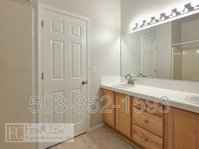 Building Photo - 21844 SW VINTNER Ln