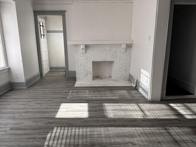 Building Photo - 2544-2546 North 45th Street