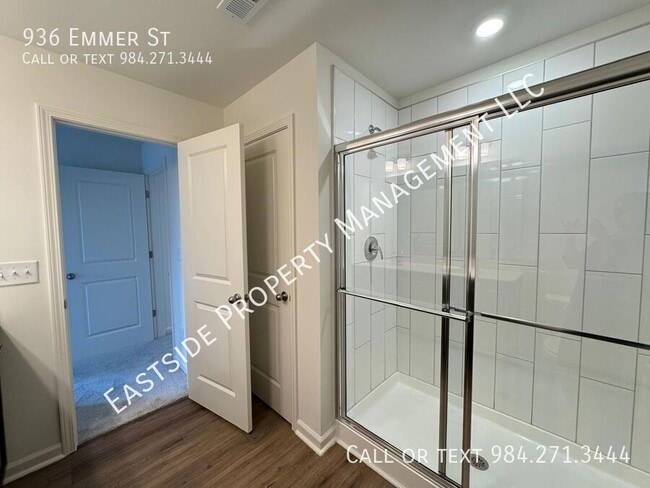 Building Photo - 936 Emmer St