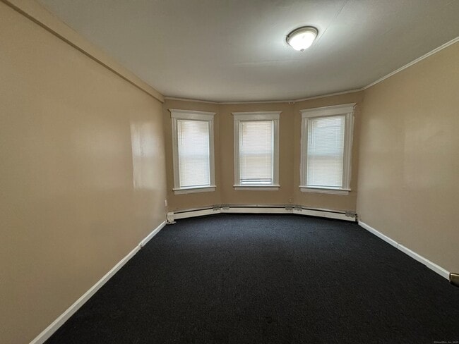 Building Photo - 224 Sheridan St