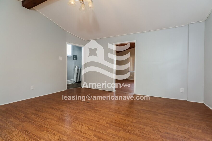 Building Photo - 411 Walter St