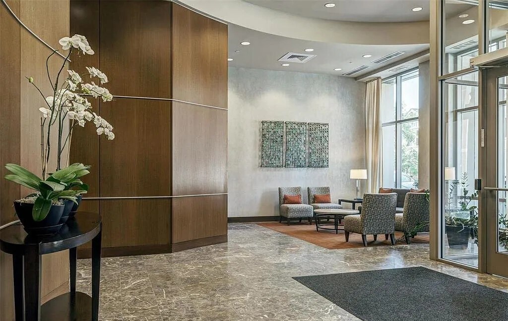 Building Photo - 4909 Laclede Ave