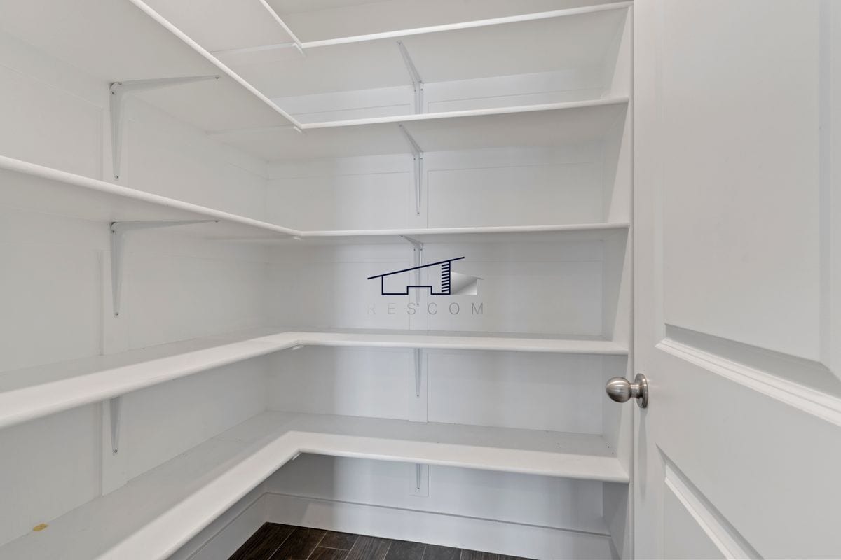 Building Photo - 6471 Aspen Ln