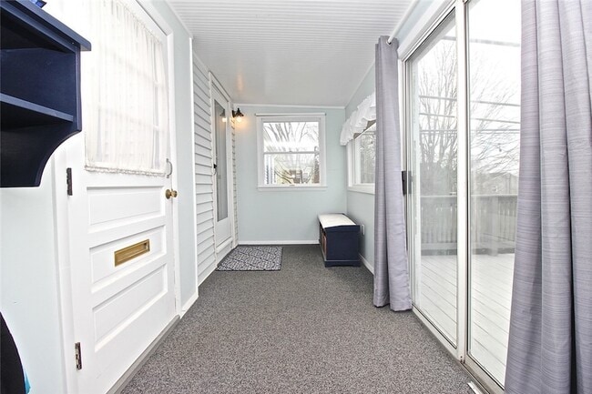 Building Photo - 139 Coggeshall Ave