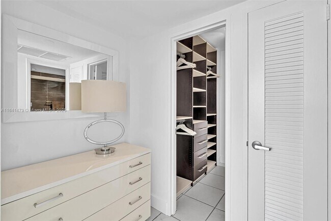 Building Photo - 5161 Collins Ave