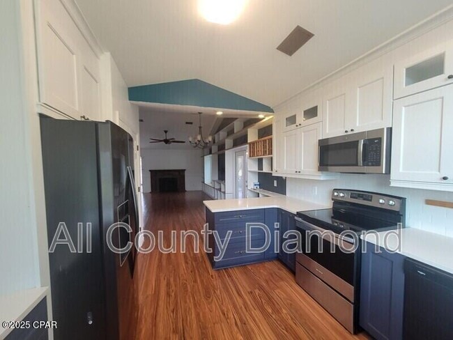 Building Photo - 247 Boca Shores Dr