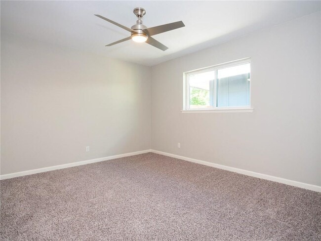 Building Photo - 2524 Glen Springs Way