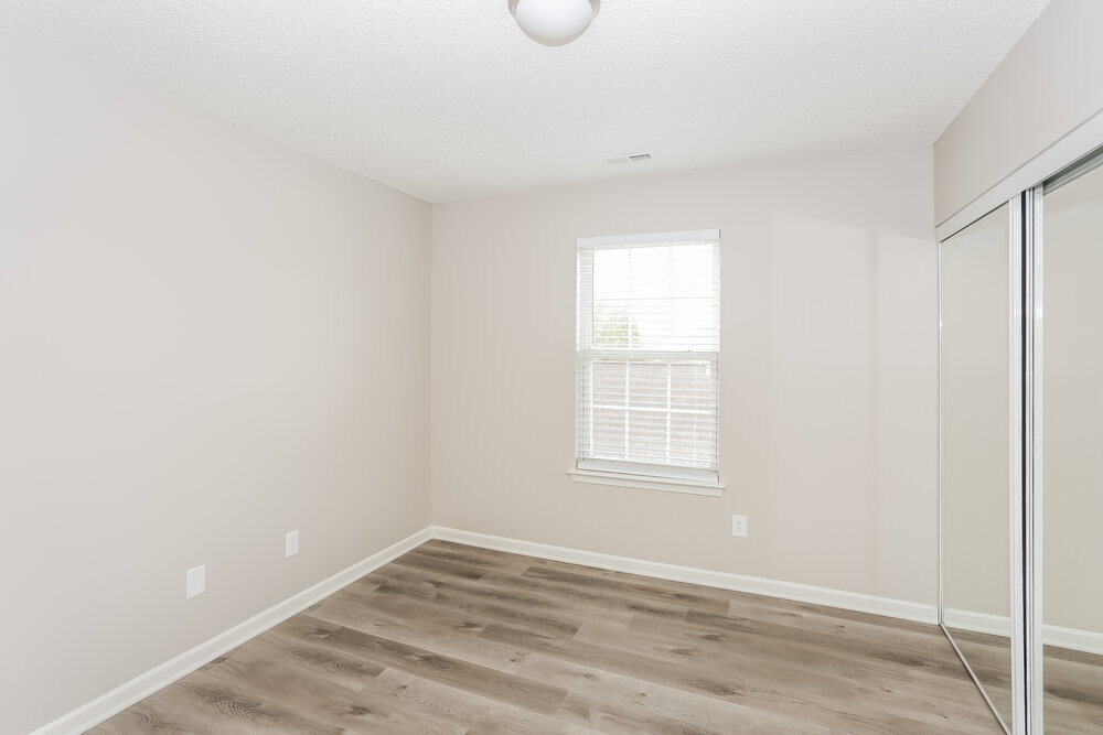 Building Photo - 9925 Aventide Ln