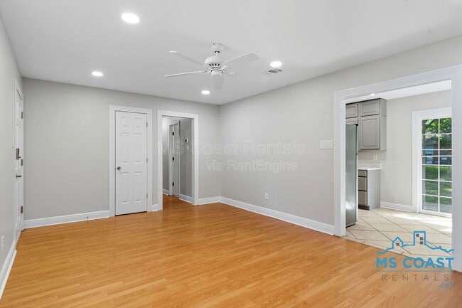 Building Photo - 472 Ginger Dr