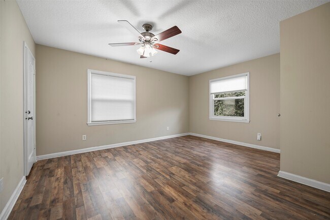 Building Photo - 115 Marlin Ave