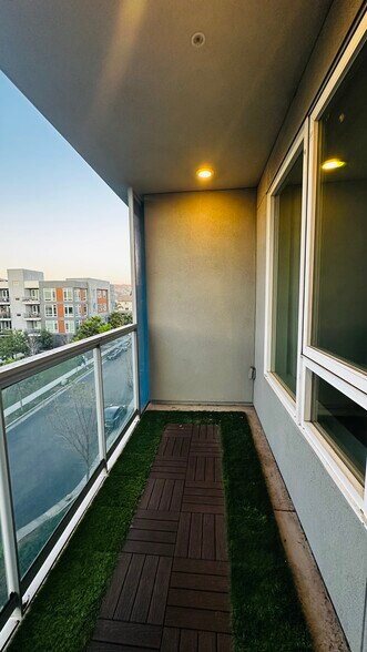 Building Photo - 5933 Sunstone Dr