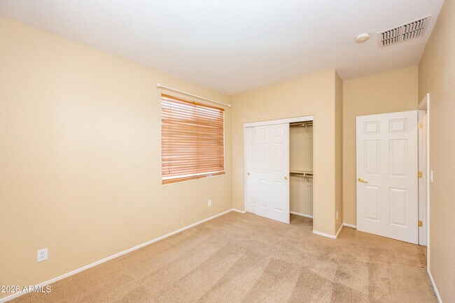 Building Photo - 2023 W Shackleton Dr