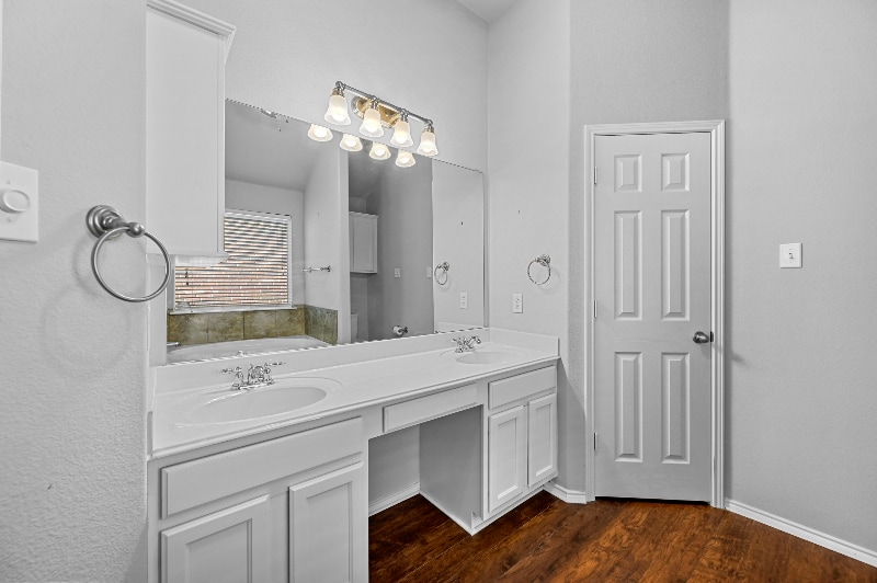 Building Photo - 10010 Voss Ave