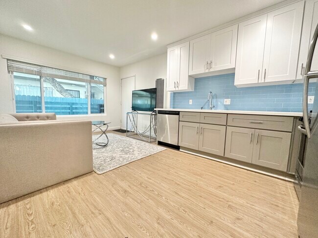 Building Photo - 3960 Inglewood Blvd